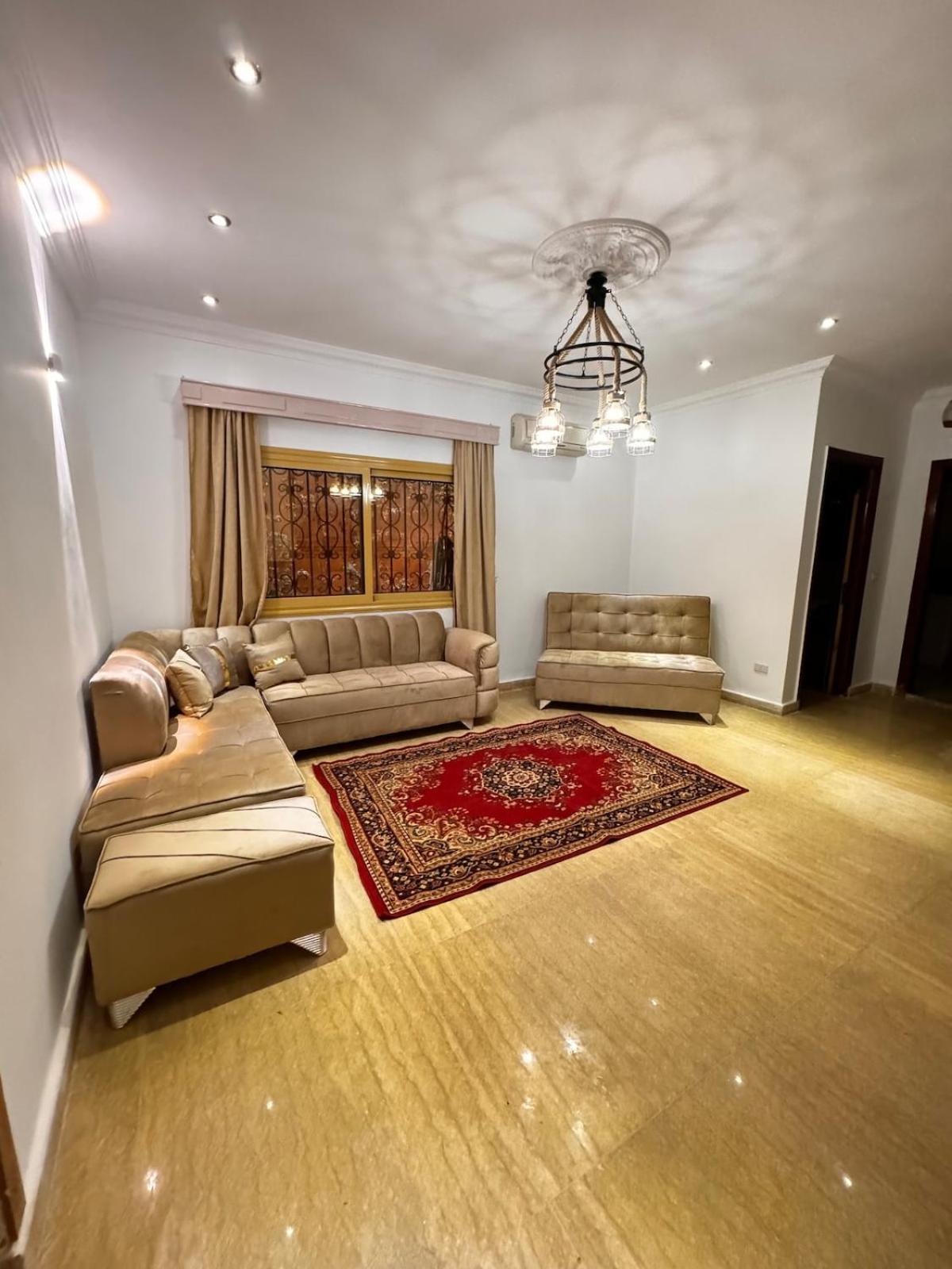 Luxurious In New Near Cfc Shopping Mall For Families Only *